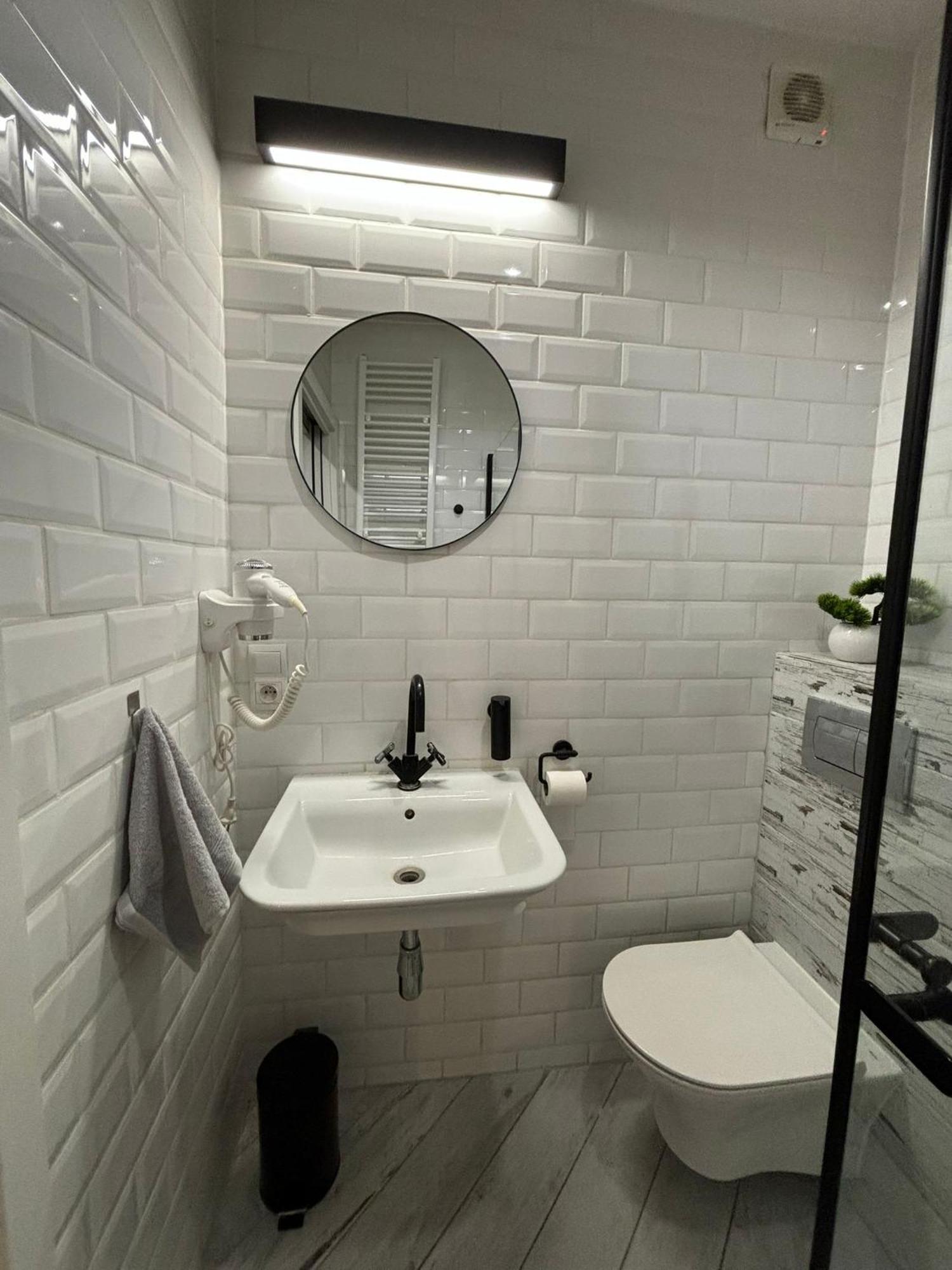 Wow! Paradise Aparthotel Krakau Buitenkant foto